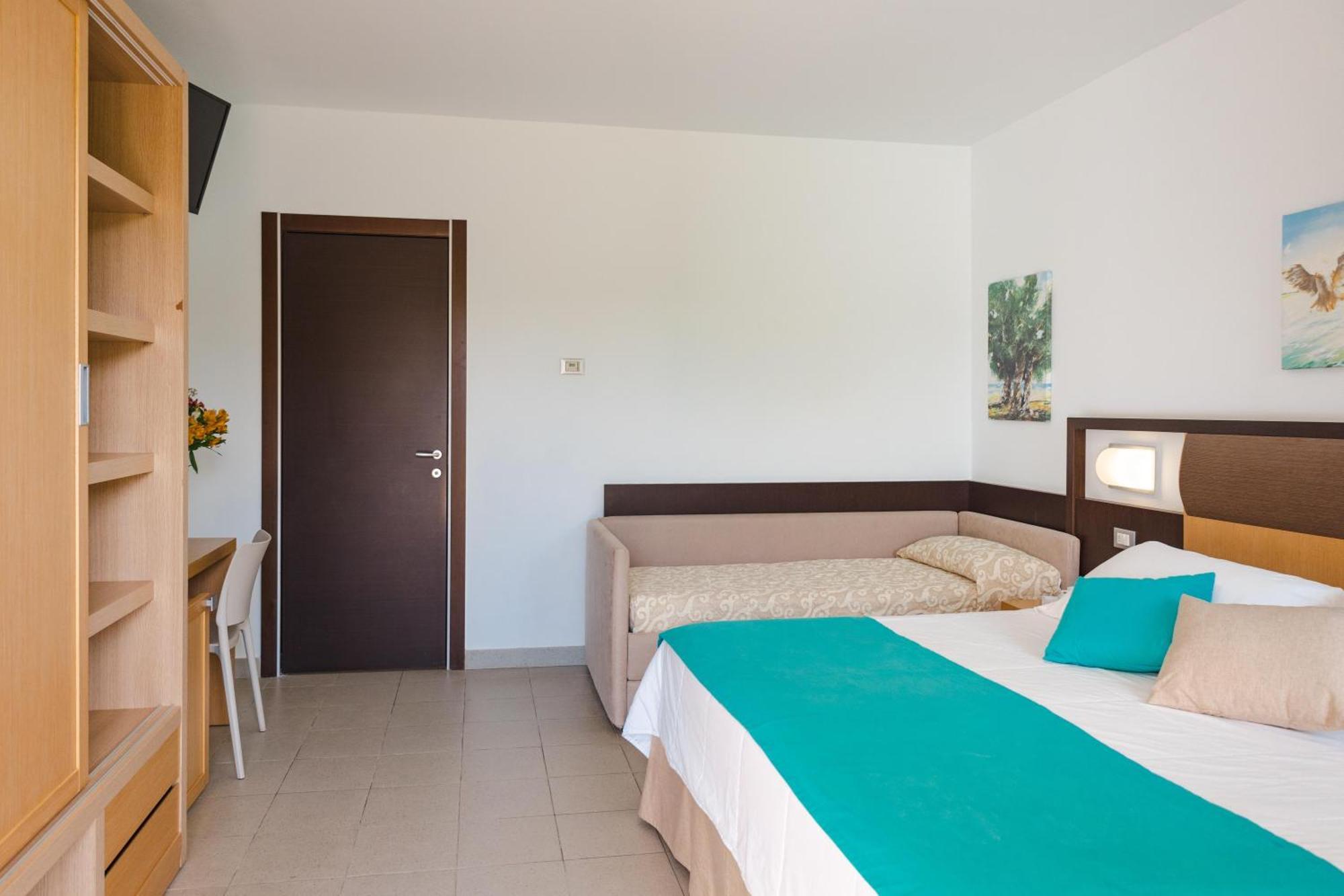 Riva Marina Resort - Cdshotels Каровиньо Экстерьер фото