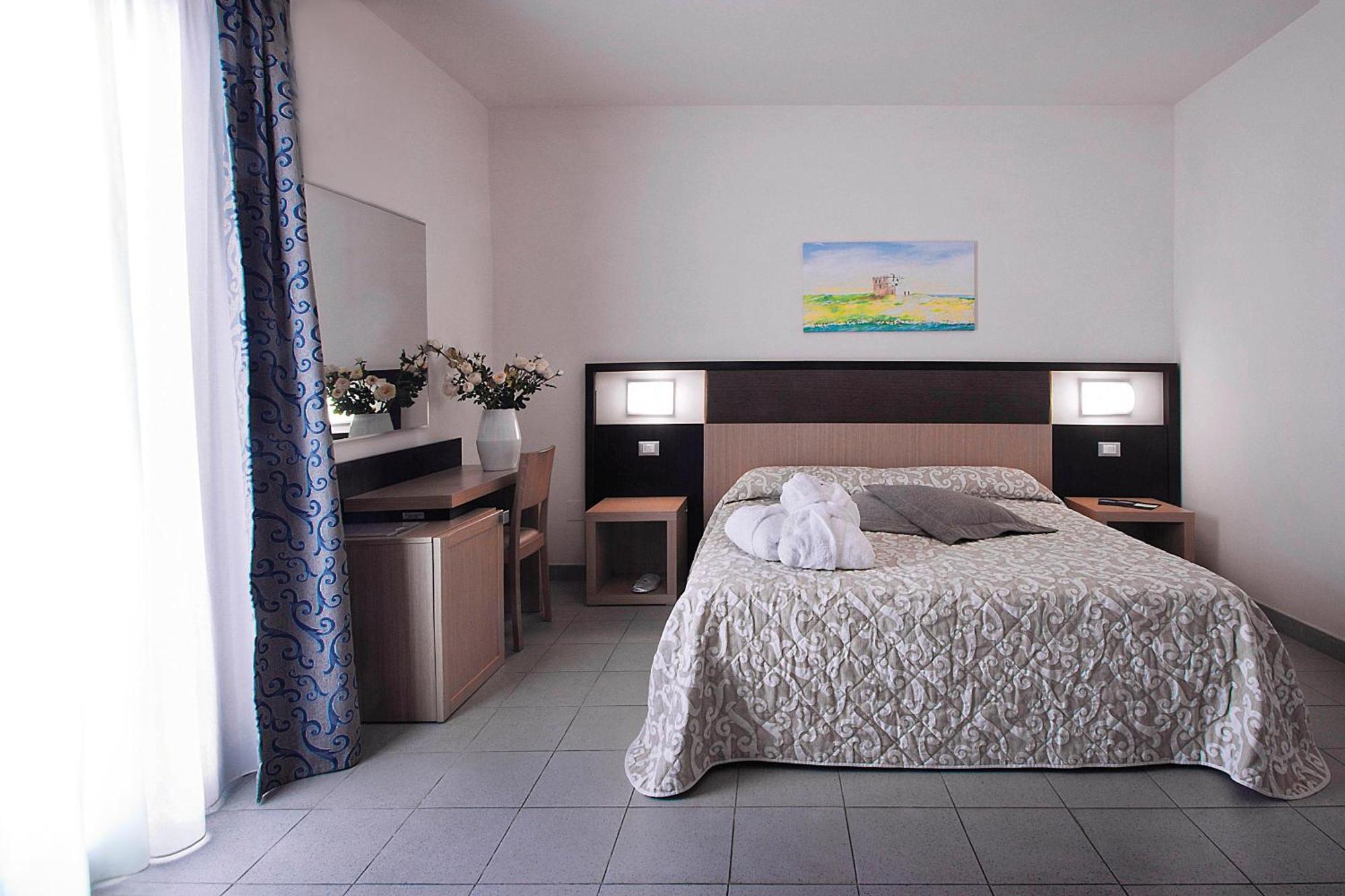Riva Marina Resort - Cdshotels Каровиньо Экстерьер фото