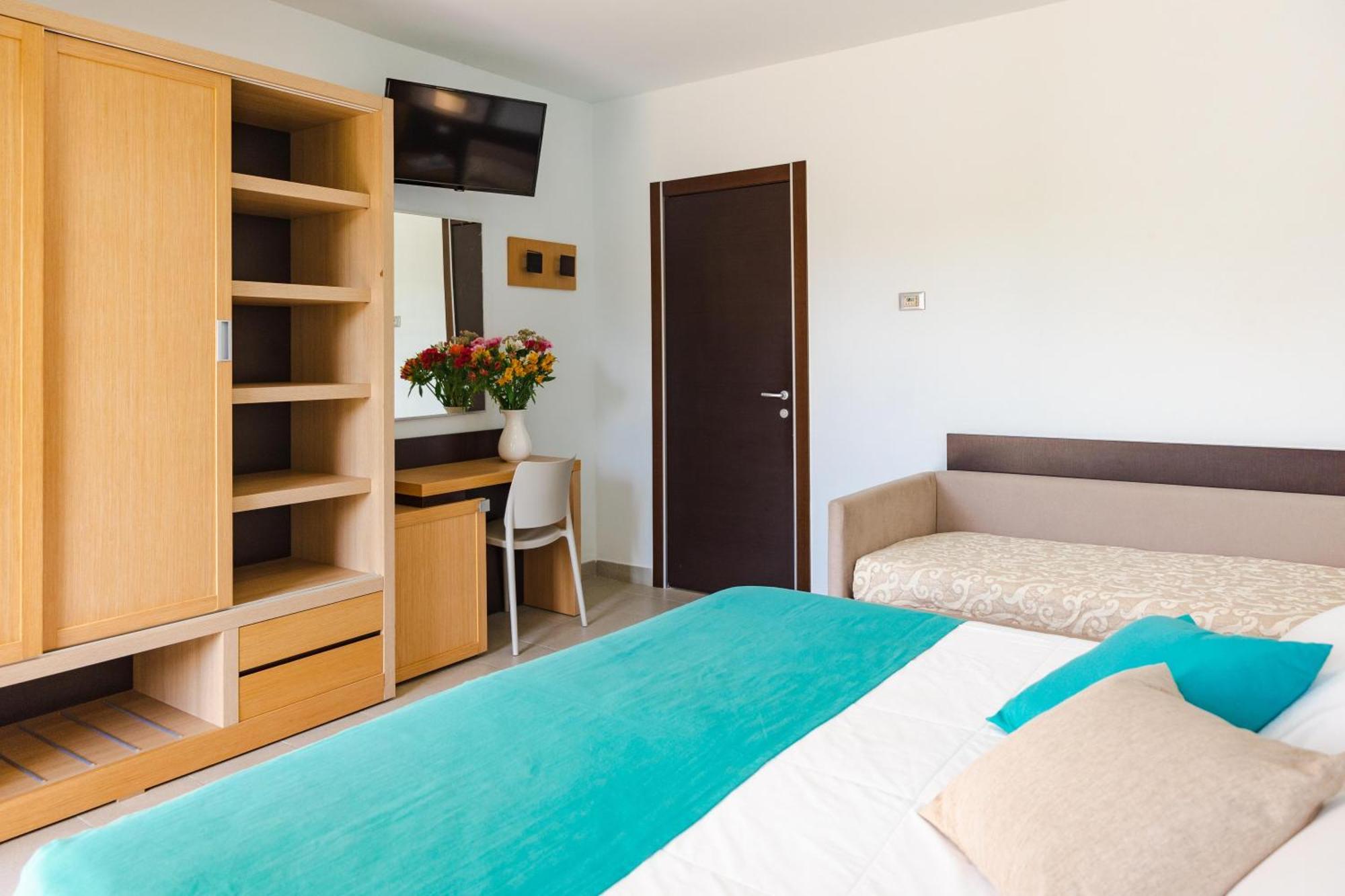 Riva Marina Resort - Cdshotels Каровиньо Экстерьер фото